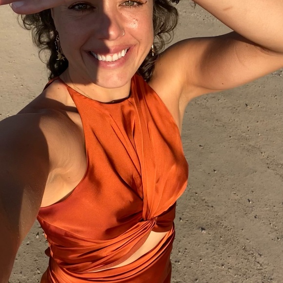 Meet your Posher, Lynn - Picture 2 of 3